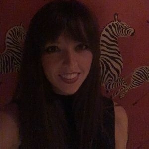 Meet your Posher, Elise